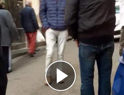 Lo schifo a Torre del Greco Cittadini irresponsabili in strada De Luca invoca il lanciafiamme [video]
