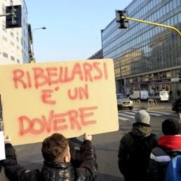 Italiani in rivolta contro Conte La piazza chiama