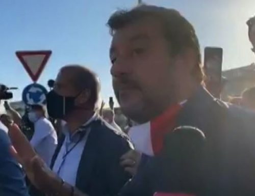 Matteo Salvini a testa alta: “Contestato a Mondragone? Erano criminali al servizio della camorra” Cala il sipario