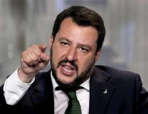 Salvini a valanga contro il Pd, al governo per la quarta volta in 6 anni senza consenso popolare: “Irresponsabili noi? Pensino a dare i soldi agli italiani” [Video]