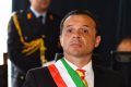 Ora basta! Il sindaco di Messina contro Lamorgese: "I migranti portali in Parlamento, prendo tutti a calci nel sedere"