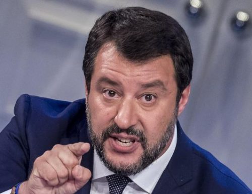 Matteo Salvini a valanga contro la Lamorgese: “Rispondi, quanti immigrati clandestini sono sbarcati in Italia insieme al killer di Nizza?”