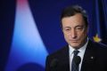 Coprifuoco, l’ultima barzelletta di Draghi: la pipì al ristorante si può fare solo se davvero “scappa”