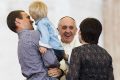 Ddl Zan, il Papa: "La famiglia nasce dall’unione di un uomo e una donna". Giorgia Meloni: "La sinistra vuole distruggerla"