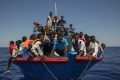 Lampedusa sotto assedio. Gli sbarchi non si contano: 6, solo nelle ultime ore. E la Ocean Viking vuole mettere le tende. Giorgia Meloni: “Non siamo servi”