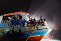 "Occhio vede ma cuore non duole" Lampedusa sotto pressione: gli sbarchi non si fermano