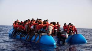 Bomba migranti verso l’Italia. Oltre mille puntano le nostre Coste