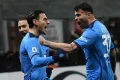 Il Napoli fa lo sgambetto al Milan e favorisce  l'Inter