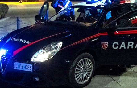 Paura a Brescia: donna positiva al Covid e ubriaca picchia due agenti di polizia