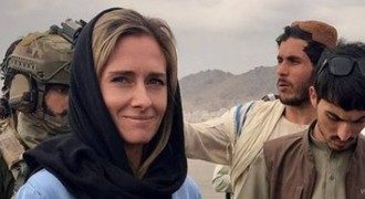 Il caso, giornalista neozelandese incinta respinta alla frontiera: deve chiedere aiuto ai Talebani (Video)