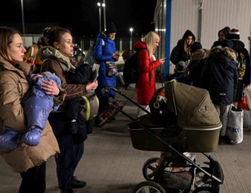 Fazzolari di Fratelli d’Italia, in missione umanitaria in Ucraina: “Ho recuperato donne e bambini”