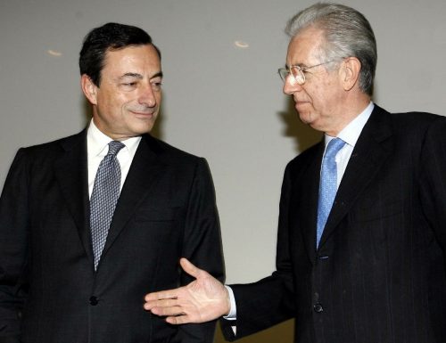 Cala il gradimento degli italiani  nel Premier Draghi: perde 4 punti in 20 giorni. Mario Draghi come Mario Monti?