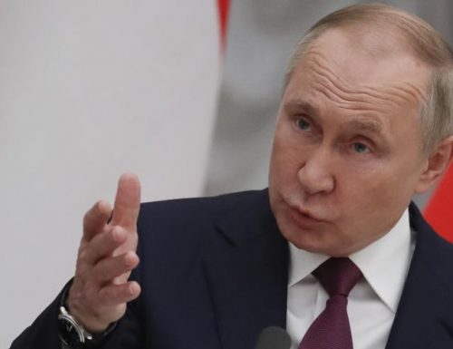 Il Cremlino risponde a Biden: “Putin macellaio? Pensate a quello che avete fatto in Jugolsvia”