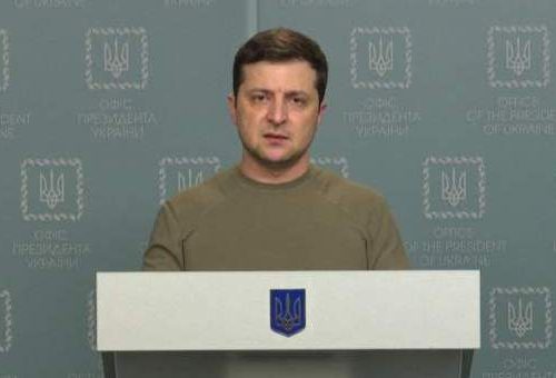 Guerra in Ucraina, l’appello di Zelensky all’Ue: “Provateci che siete al nostro fianco”