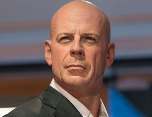 Bruce Willis dice addio al cinema, l’annuncio della figlia sui social: è affetto da afasia