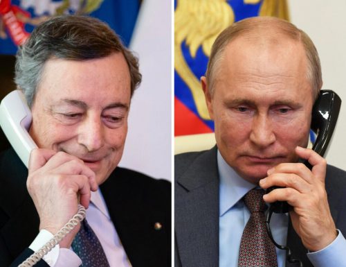 Draghi si sbilancia e chiama Putin: è la prima volta dall’inizio della guerra. Il Cremlino: “Zelensky scrive e parla troppo. Non sa quello che scrive. Insieme al suo alleato, non andrà lontano”