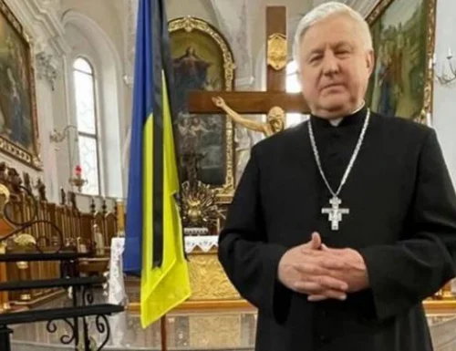 Il messaggio del  vescovo di Odessa, non lascia dubbi ad interpretazioni: “Non è possibile negoziare con Mosca, Putin non ascolta neanche il Papa”