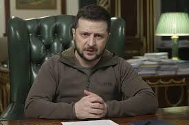 Guerra in Ucraina, Zelensky in mondo visione: “Putin è pronto a usare le armi nucleari, dovreste preoccuparvi…”