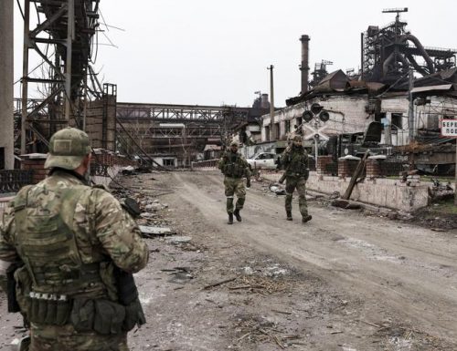 Mariupol, scade l’ultimatum di Putin. E la vicesindaca russa: “Qui il 9 maggio la parata della vittoria”