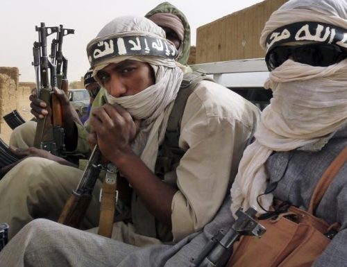 Ecco i nuovi risvolti  sui terroristi musulmani del Jnim che hanno sequestrato una famiglia italiana in Mali