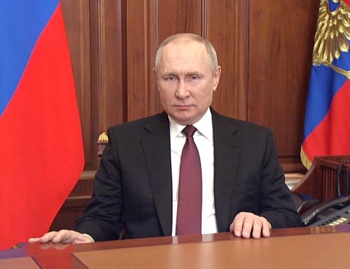 Putin non indietreggia di un millimetro, pronto a proseguire la sua  guerra. E la Bielorussa minaccia la Nato