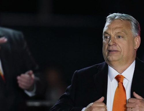 Sanzioni, l’Ungheria blocca l’Ue: veto all’embargo sul petrolio russo
