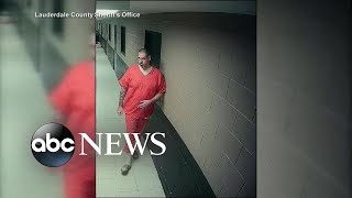 Il caso, amore oppure ostaggio?: killer in attesa della pena di morte scappa dal carcere con un’agente carceraria (Video)