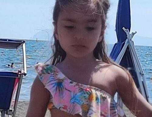 Choc e Tragedia a Torre Annunziata: Vittoria, 5 anni, scompare in spiaggia, ritrovato il corpo in mare
