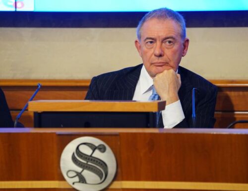 Sbarca al Copasir il report sui “putiniani”, il presidente Urso: “Nessuna indagine su presunti influencer”