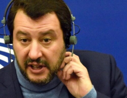 I Russi mettono rosso in faccia a Salvini: comprammo noi i biglietti. Ma alla Lega vengono le mosse: un siluro contro di noi