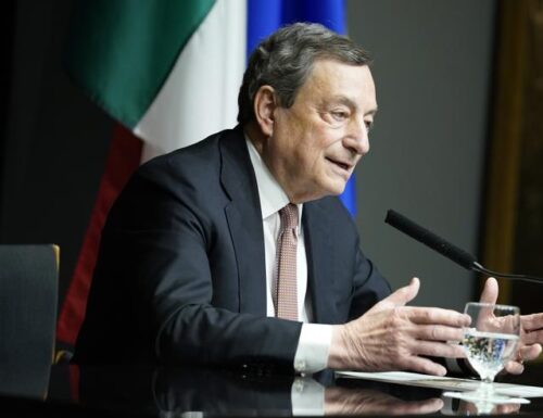 Crisi del grano, l’appello di Draghi: “Rischiamo la catastrofe umanitaria. Bisogna sbloccare i porti”