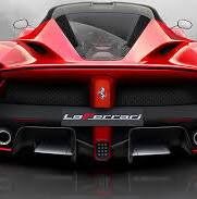 Ferrari, l’annuncio rivoluzionario: 6 vetture su 10 ibride o elettriche entro il 2026