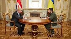 Boris Johnson in visita  a Kiev: la pace è lontana, addestreremo 10mila soldati ucraini