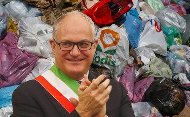 Gualtieri fa sempre le stesse promesse che non può mantenere: “Roma libera dai rifiuti entro una settimana”. Lo aveva già detto 9 mesi fa