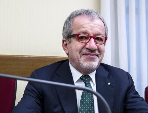 Lega, l’ex-ministro Maroni vuole il cambiamento: “È ora di un nuovo leader”