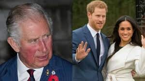 “Meghan non è gradita”: i giornali britannici lanciano l’indiscrezione sulla telefonata di Carlo a Harry
