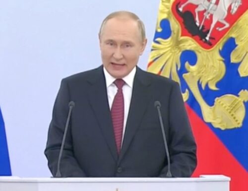 Putin parla e si impone: “I territori annessi sono nostri”. Meloni: “Parole senza valore, Occidente sia compatto”