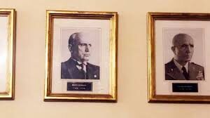 La foto di Mussolini al Mise scatena i “Picci” della sinistra: rimossa. La Russa: “Facciamo cancel culture?”
