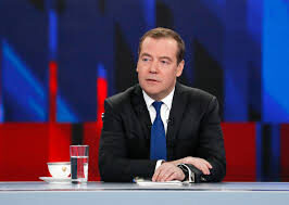 La risposta di  Medvedev alla chiusura di Zelensky non si fa attendere: se l’Ucraina avrà armi a lungo raggio sarà Terza Guerra Mondiale