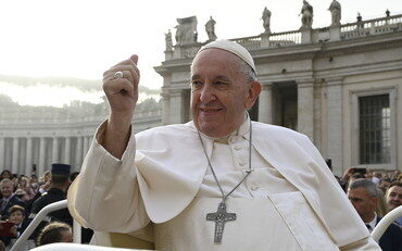 Il monito del Papa: “Carriere, successi, titoli, guadagni: svanirà tutto in un attimo”