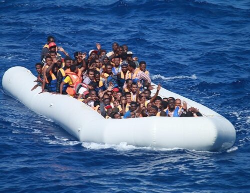 Migranti, Calderoli: “Le Ong sono un problema europeo: non soccorrono i migranti, fanno i taxi del mare”