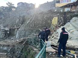 Ischia, sale a 10 il bilancio delle vittime: a Casamicciola si continua a scavare nonostante il maltempo