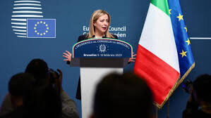 Meloni subito dopo il Consiglio Ue: “risultato ottimo. Macron? Se l’Italia non è d’accordo può e deve dirlo”
