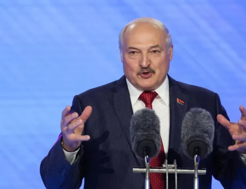 Lukashenko vuole la terza guerra mondiale: “Le armi nucleari salveranno la Bielorussia”