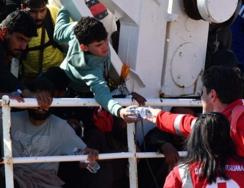 Decreto migranti: sui richiedenti asilo nuove procedure. Espulsione immediata per i violenti