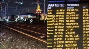 Panico a Firenze: deraglia un treno merci, ferrovie nel caos su tutta la rete. Ritardi di ore nei collegamenti