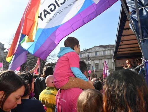Figli di coppie gay, la Procura di Padova indaga: verso l’annullamento di 33 “registrazioni”