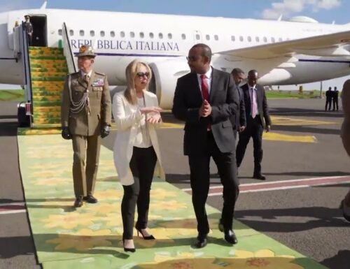 Giorgia Meloni vola in Etiopia: “Imprese, cultura e migranti: Italia protagonista nel Corno d’Africa” (Video)