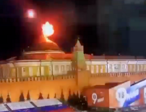 Attacco con droni sul Cremlino, il giallo dei due uomini che scalano il tetto prima dell’esplosione (Video)