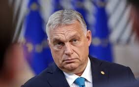 Ucraina, Orban invoca il ritorno di Trump: “Con lui alla Casa Bianca non ci sarebbe la guerra”